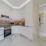 Poolside Escape - Airco & Heated Pool Apartamento