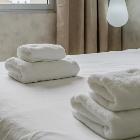 Lejlighed Poolside Escape - Airco & Heated Pool
