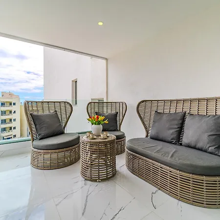 Poolside Escape Apartamento *