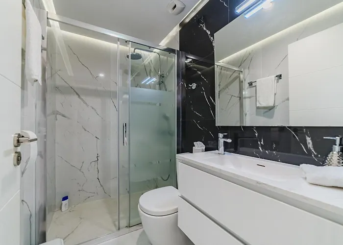 Poolside Escape - Airco & Heated Pool Lägenhet *