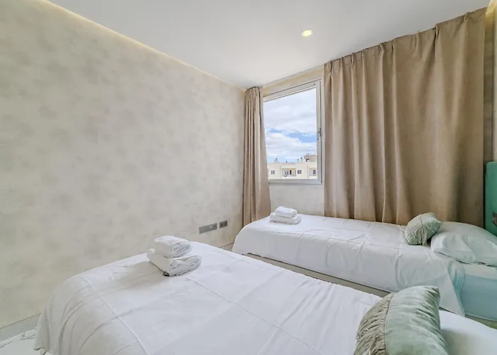 Poolside Escape - Airco & Heated Pool *