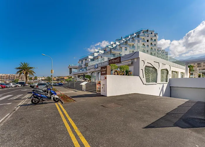 Poolside Escape - Airco & Heated Pool 아데제