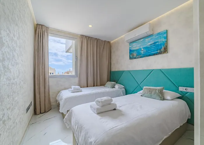 Poolside Escape - Airco & Heated Pool * 아데제