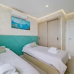 Poolside Escape - Airco & Heated Pool Apartment