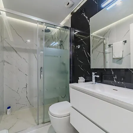 Poolside Escape Апартаменты *