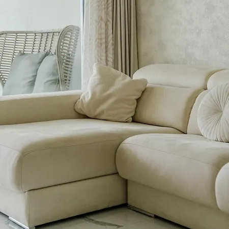 Poolside Escape Апартаменты