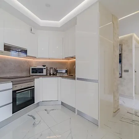 Poolside Escape Апартаменты