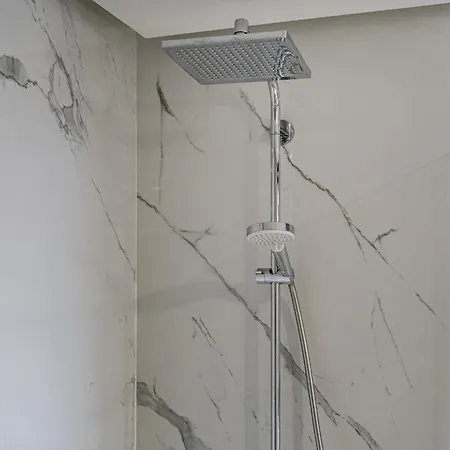 Poolside Escape Апартаменты